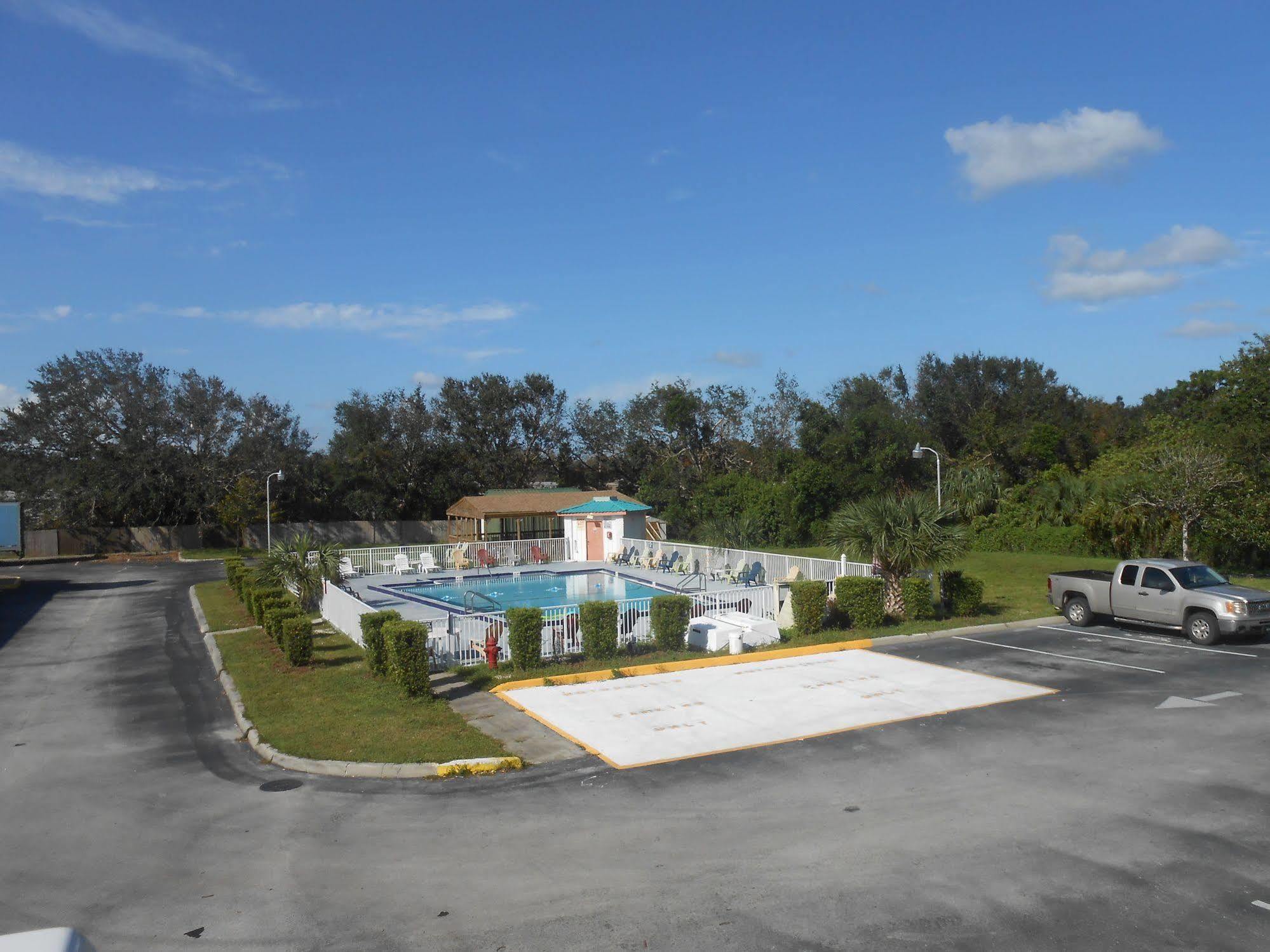 Executive Garden Titusville Hotel Εξωτερικό φωτογραφία