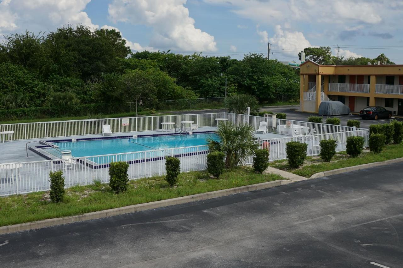 Executive Garden Titusville Hotel Εξωτερικό φωτογραφία